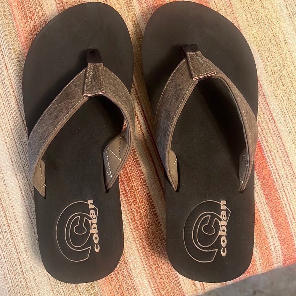 Mens Cobian brown flip flop sandals Sz 11